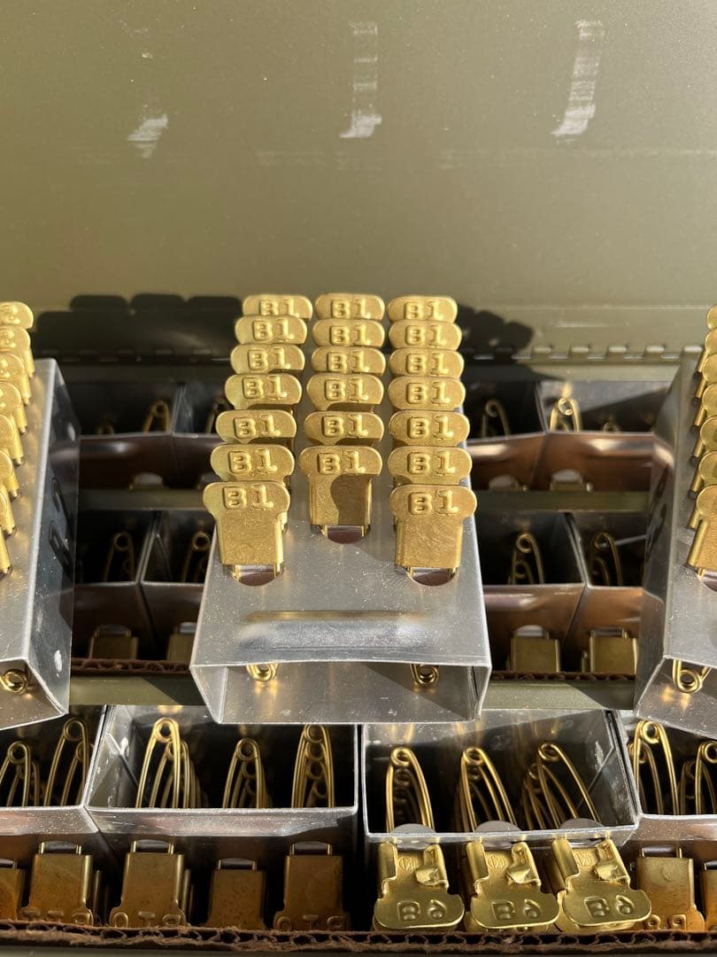 米軍放出品デッド 90’s激レア真鍮製 ランドリーピン フールセット ケース付き