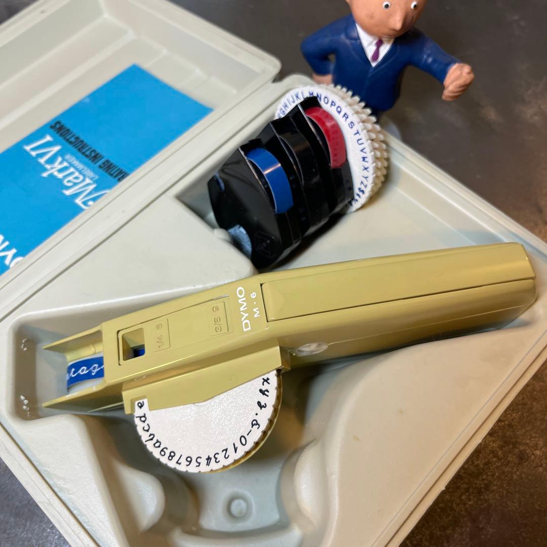 ■製品保証■ 【繋がる筆記体・文字盤4個】ダイモ M-6 DYMO 17515