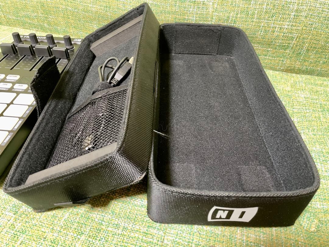 DJ機材 AYUmNativeInstrumentsTRAKTORKONTROLF1