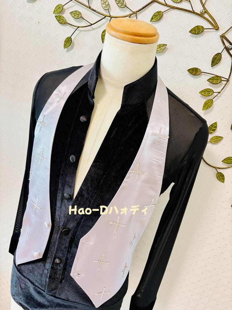 新品★社交ダンス★ラテン★ベスト★シルバーグレー★サテン★ストーンあり★M