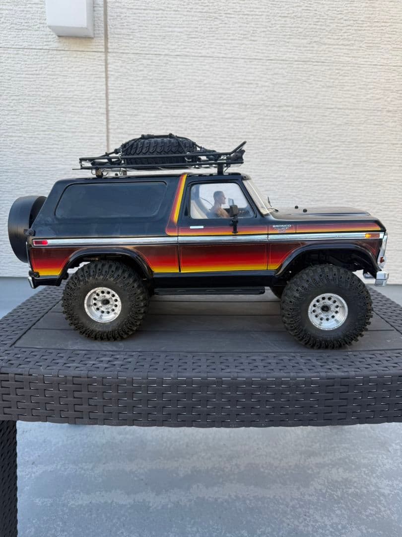 トラクサス TRX4 フォードブロンコ カスタム