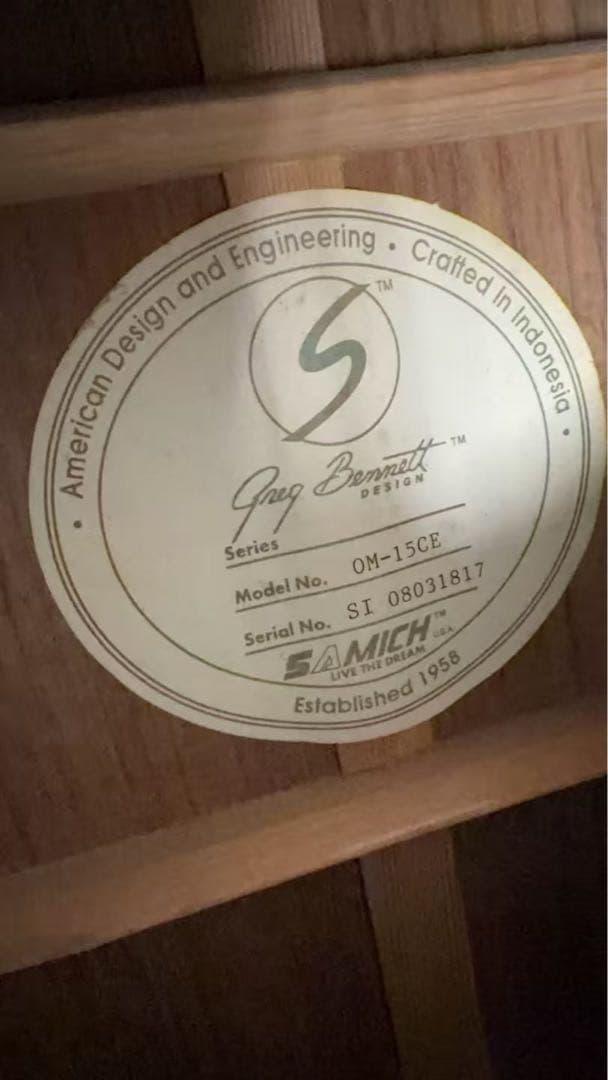 ブラウン アコースティックギター カッタウェイOM-15CE