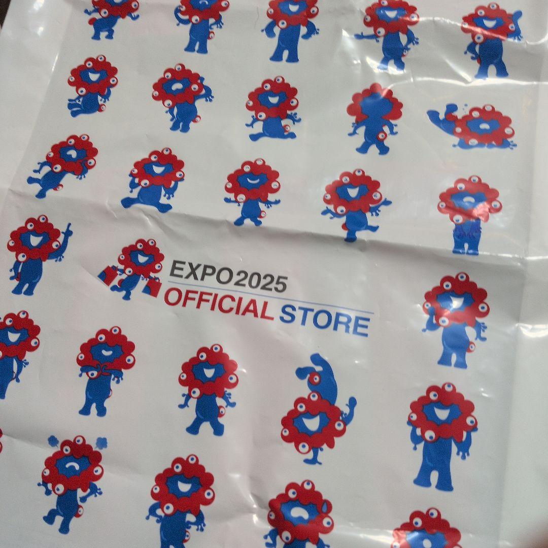 ラブブ&ミャクミャクコラボフィギュア万博ショップ袋付き。領収書（コピー）有り