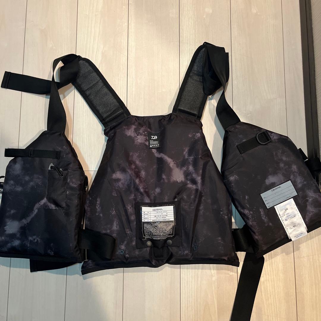 Daiwa フィッシングベスト 黒　DF6421