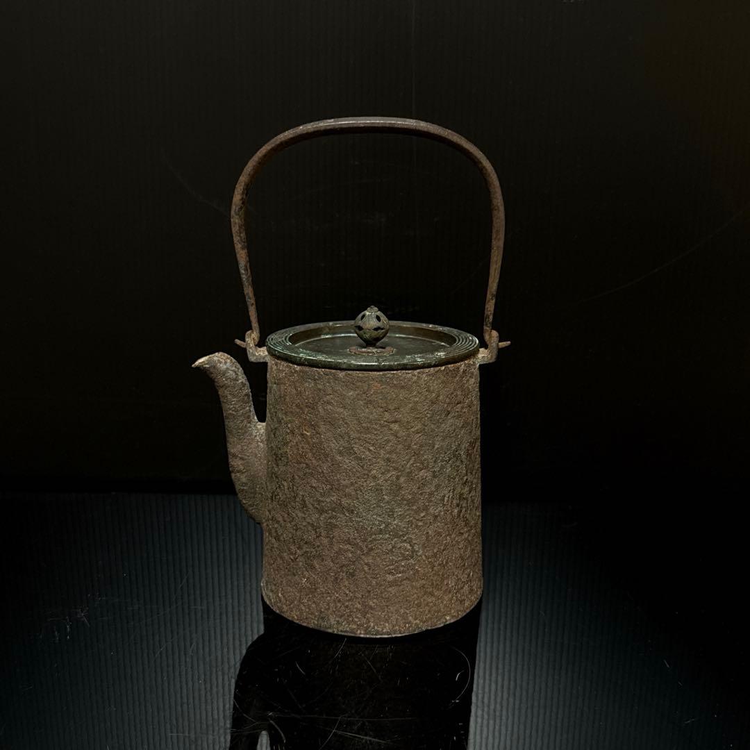 龍文堂 安之介 造 銀象嵌提手 宣徳蟲喰輪線蓋 筒型 鉄瓶 茶道具