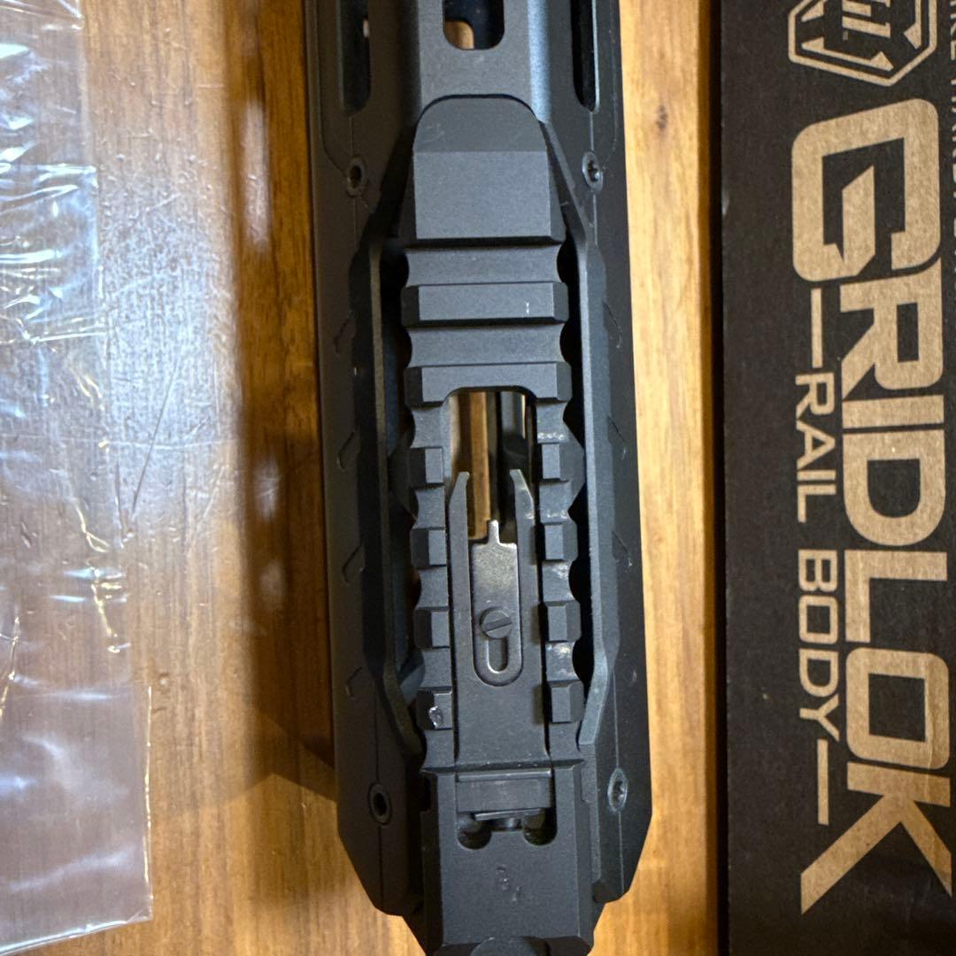 実物 GRIDLOK ハンドガード ブラック 15インチ