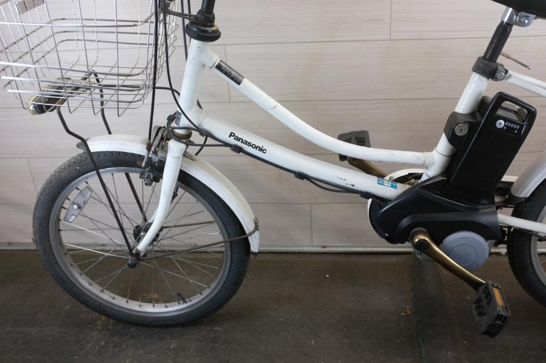 良品新基準　パナソニック　20インチ　3段　12Ah（4点灯）充電器あり