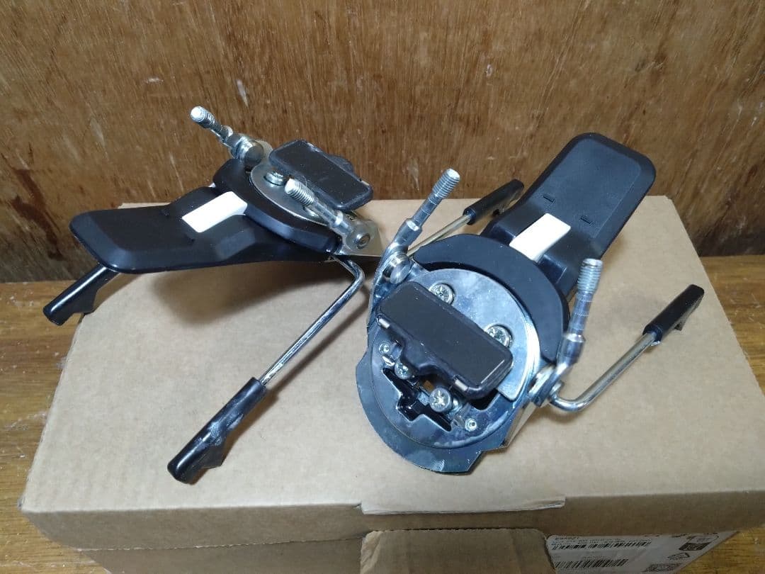 新品未使用★国内正規品LOOKルックPivot15GWスキー金具115ブレーキ