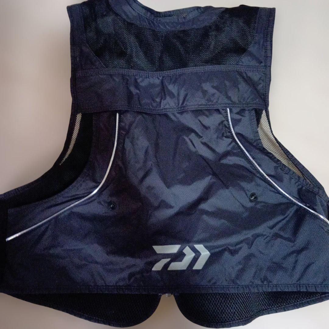 ダイワのDV-3025 ショートフィッシングベスト