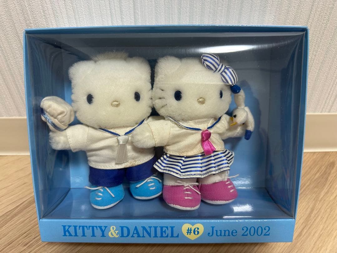 ハローキティ&ダニエル　Vivitix　ぬいぐるみ
