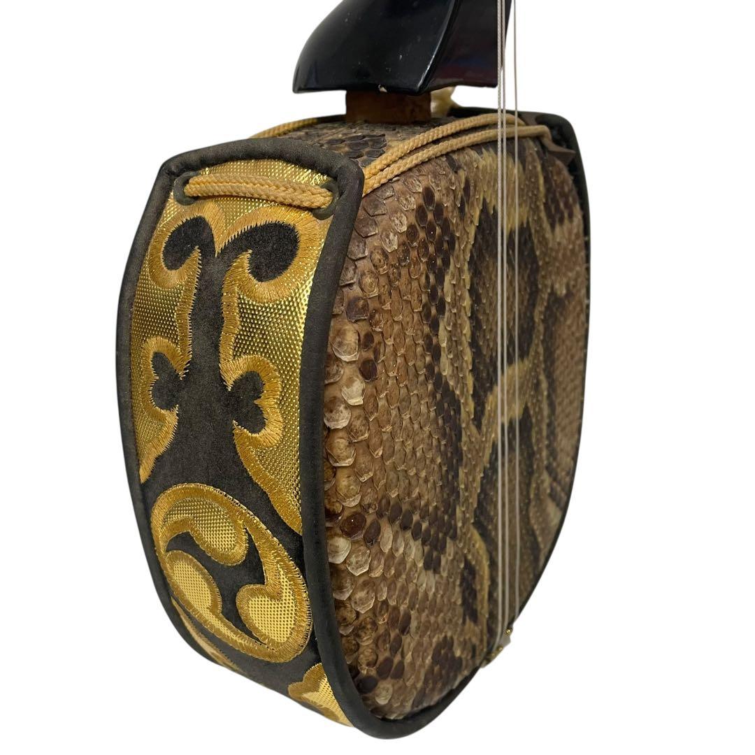 【ジャンク】三線 本蛇皮 ソフトケース付き　破れ有り　沖縄