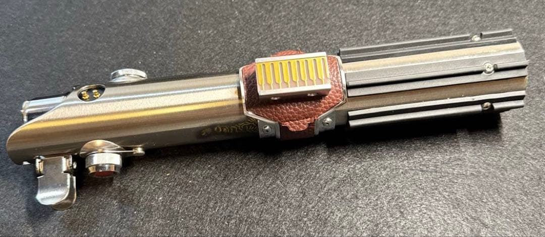 ギャラクシーエッジ　ライトセーバー 【メイス・ウィンドゥ】　【レイ】　※訳アリ