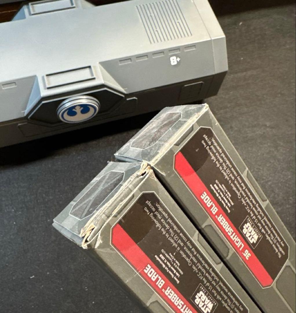 ギャラクシーエッジ　ライトセーバー 【メイス・ウィンドゥ】　【レイ】　※訳アリ