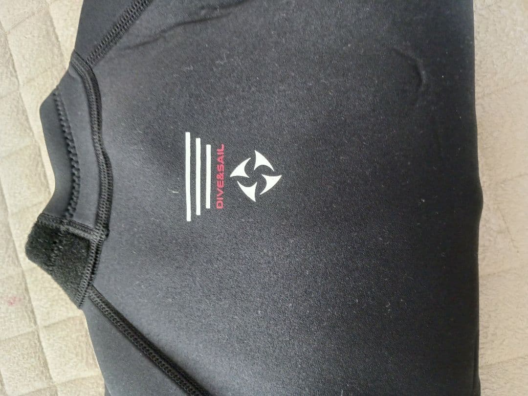 ウエットスーツ 　フロントファスナー　ネオプレン素材　ダイビング　サーフィン