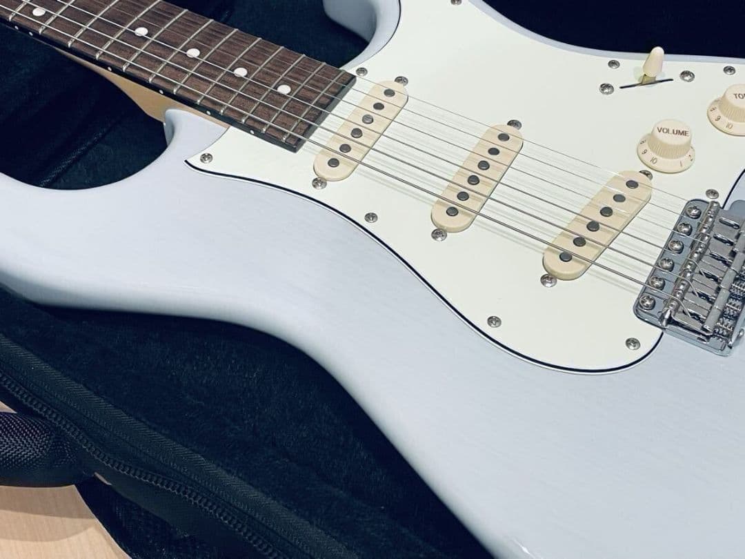 momose MC2-STD/R Sonic Blue Blonde ストラト