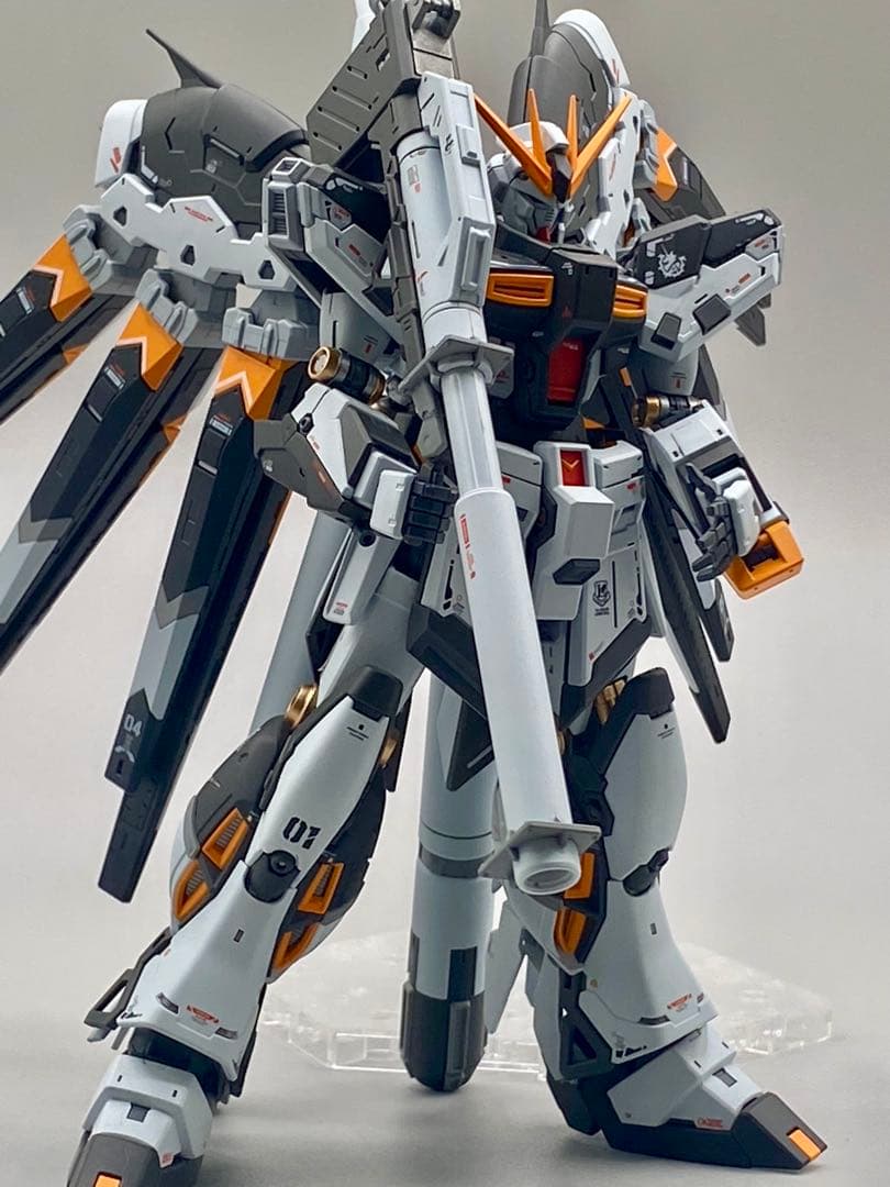 ガンプラRG Hi-νガンダム 塗装済み完成品 ハイニューガンダム 全塗装