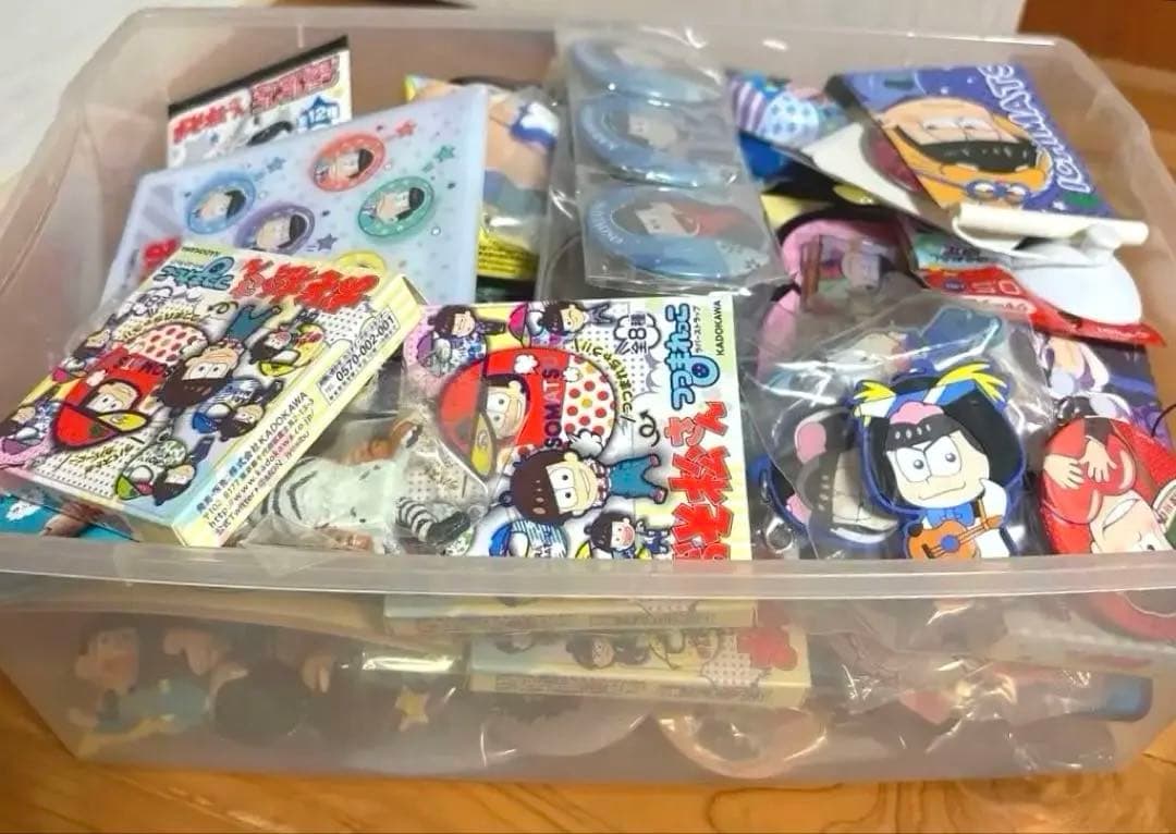 アニメグッズまとめ 美品　缶バッジ ストラップ ほぼ おそ松さん 即購入〇