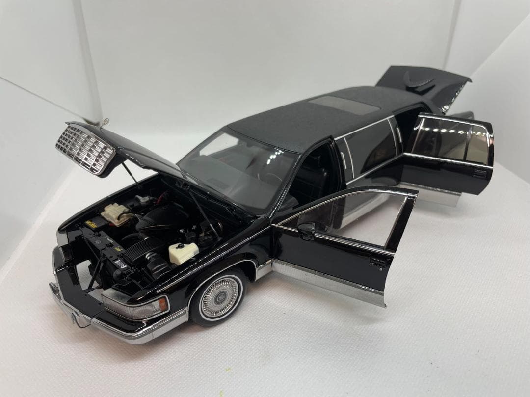 603-021 XIAOGUANG 1/18 キャデラック フリートウッド