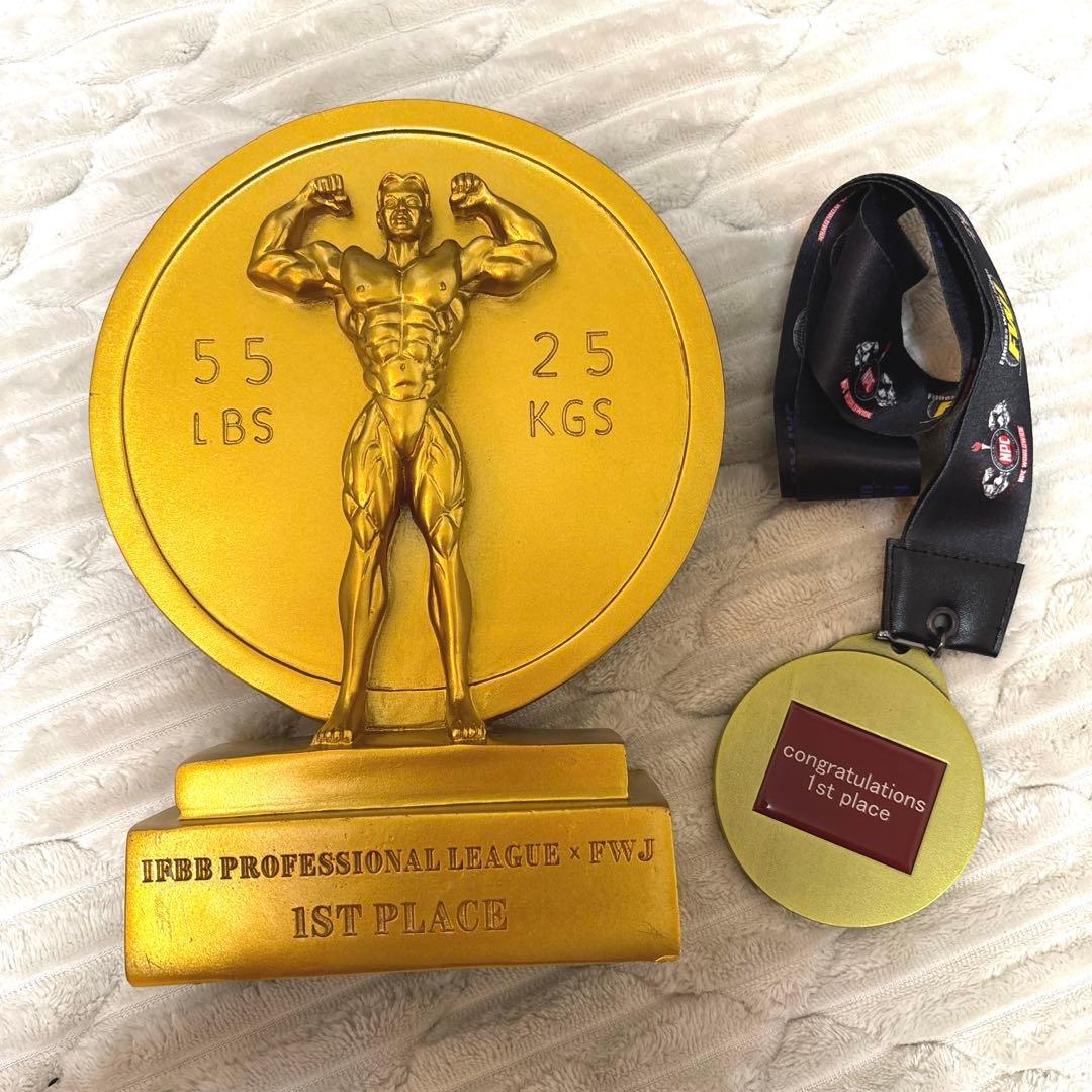 FWJ フィジーク　優勝　1位　トロフィー×メダル