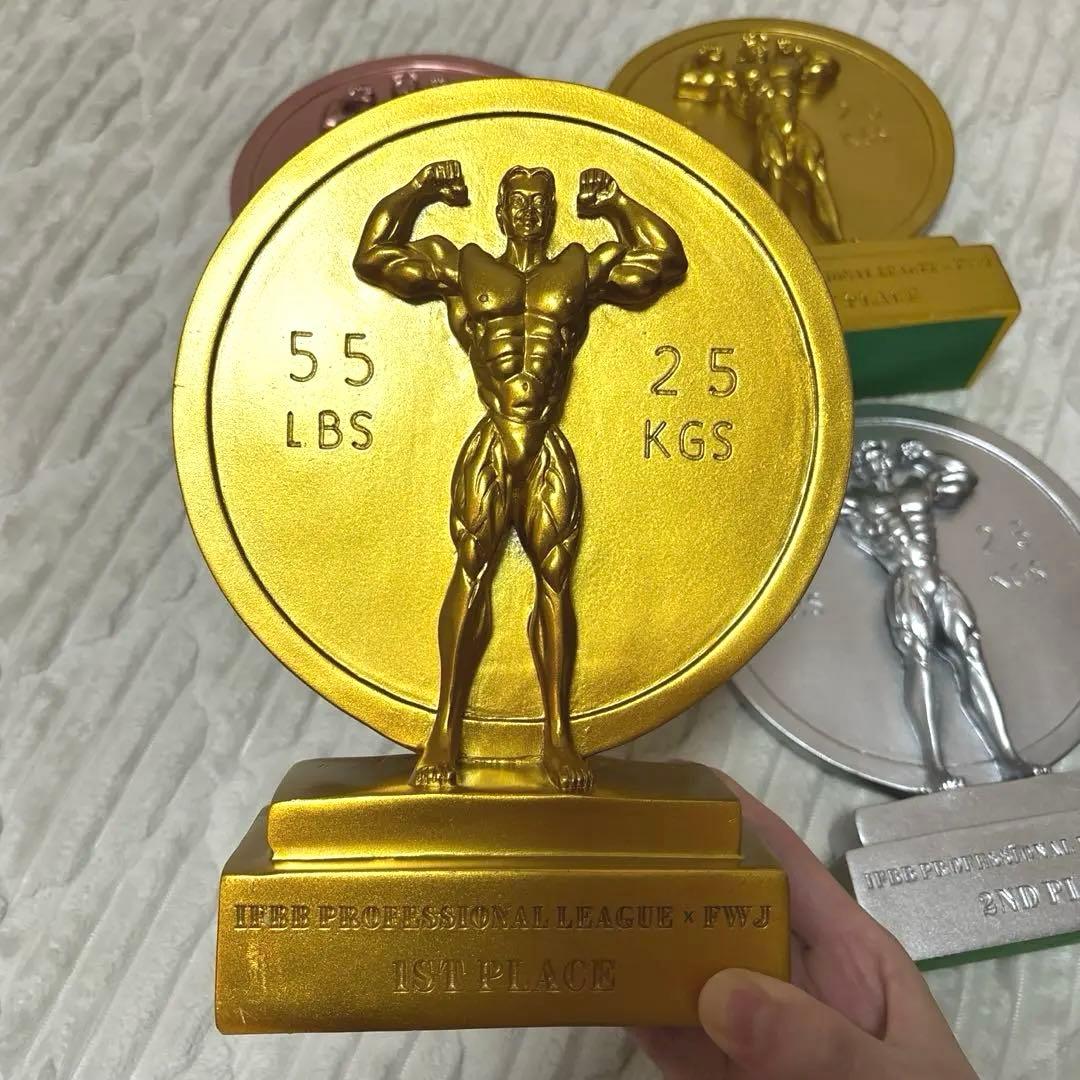FWJ フィジーク　優勝　1位　トロフィー×メダル