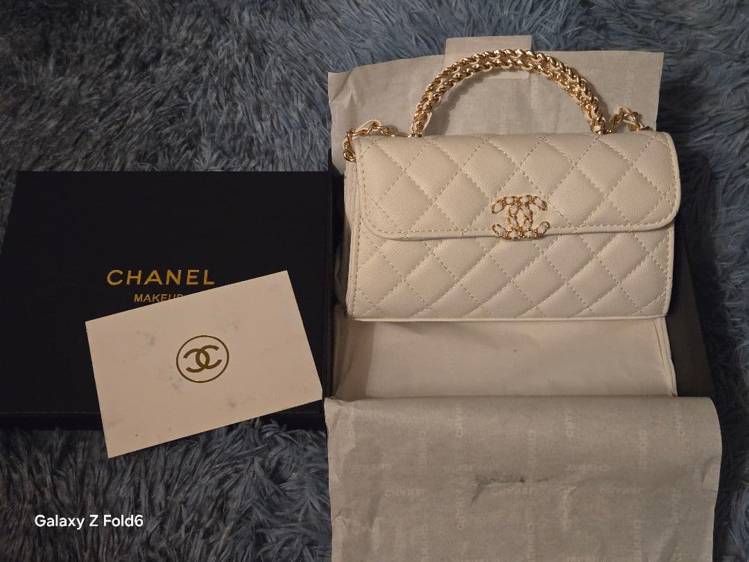 シャネル ノベルティ チェーンショルダーバッグ（ホワイト）