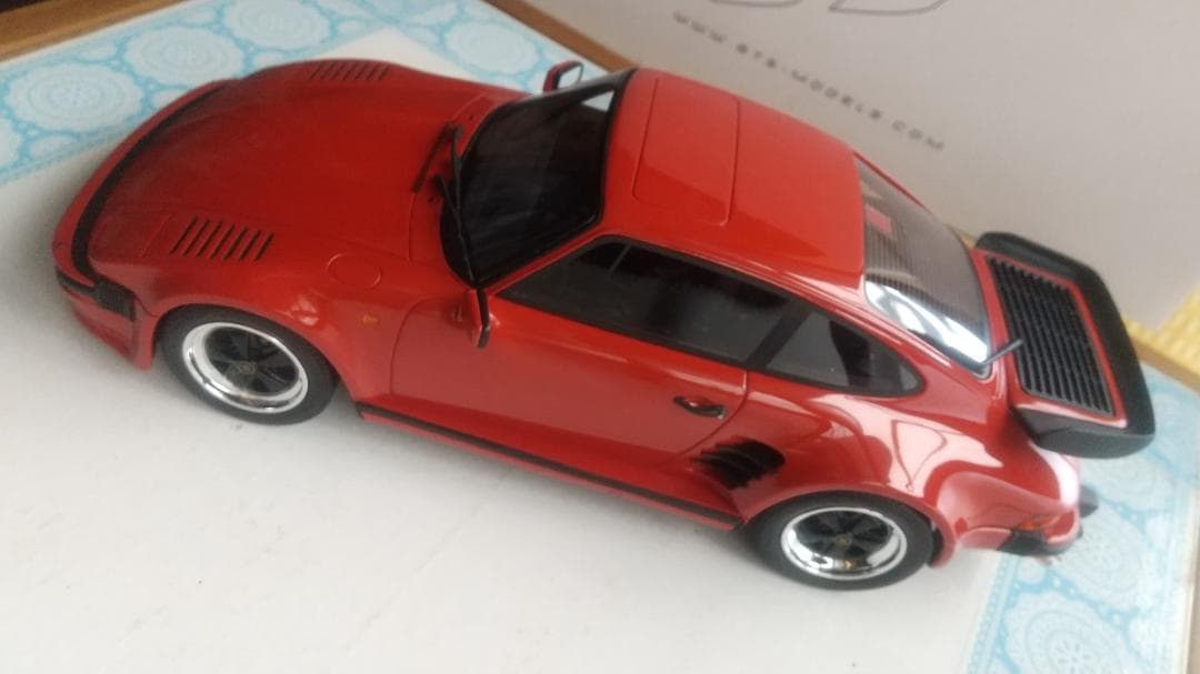 ミニカー 1/18 GT SPIRIT Porsche 911 Turbo ZM013