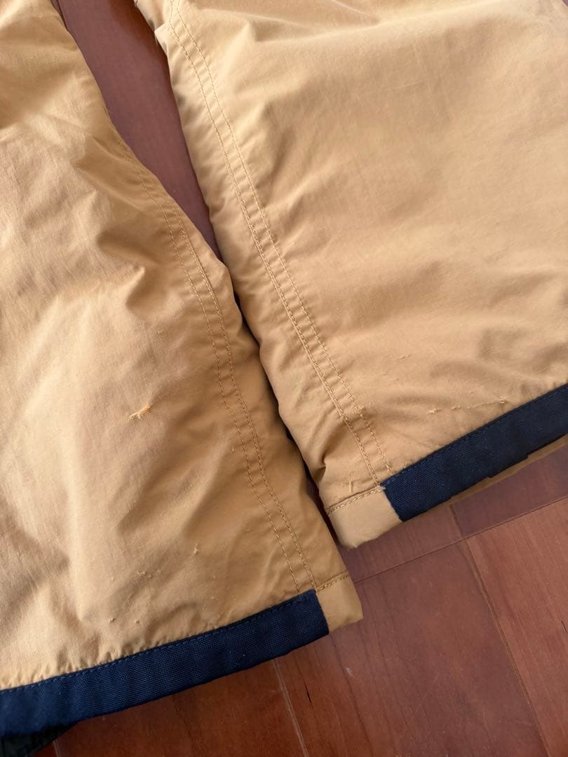 Burton 子ども用スノーボードウェア 迷彩