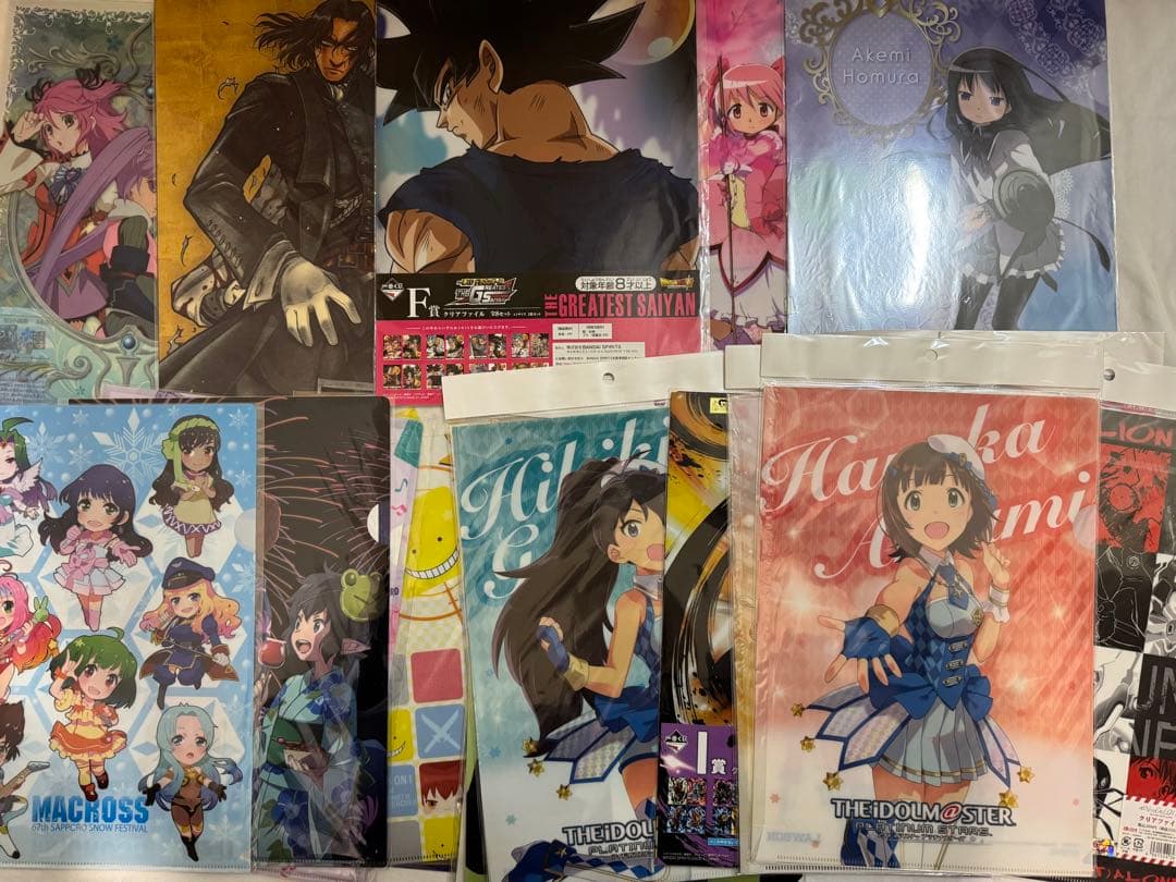 アニメ、ゲーム系　クリアファイル　３００枚以上まとめ売り　ラブライブ　ゴジラ