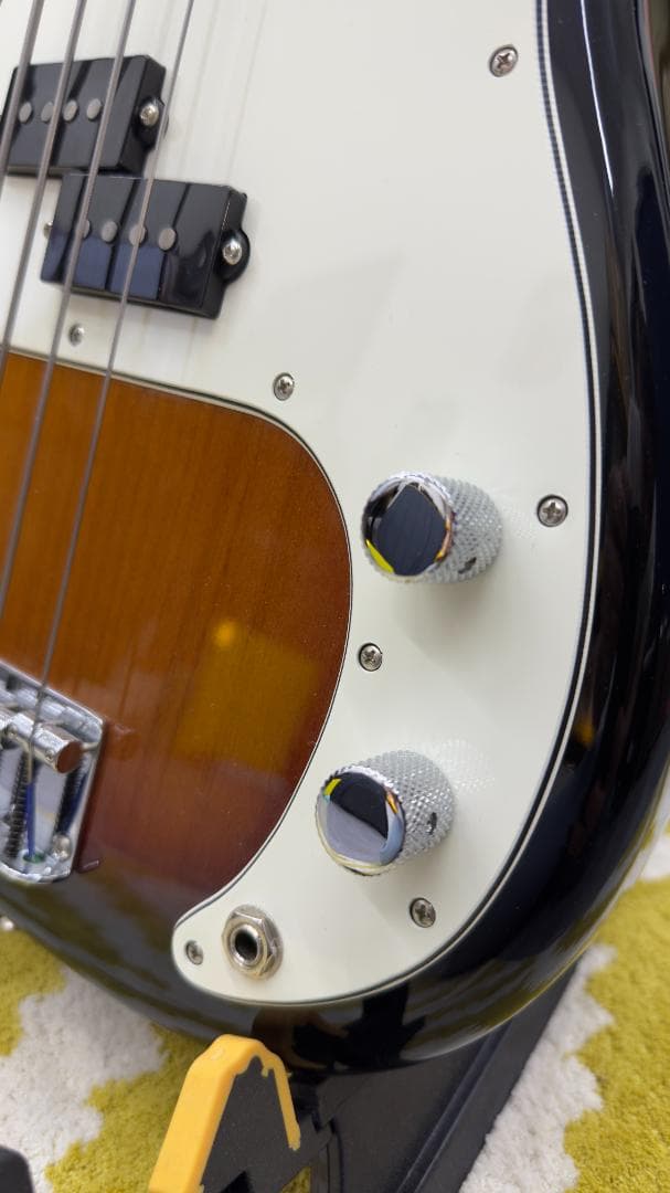 エレキベース サンバースト