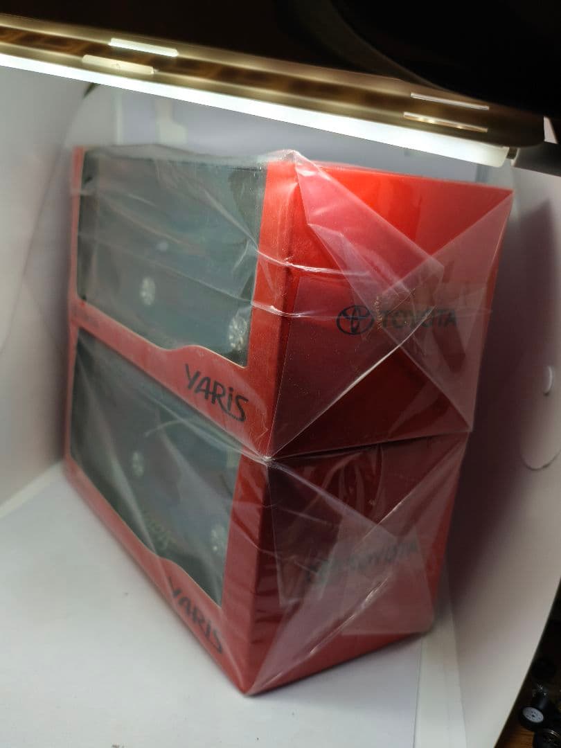 トヨタ ヤリス ミニカー 2台セット　カラーサンプル　色見本　1/30