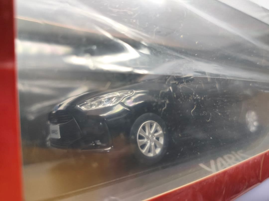 トヨタ ヤリス ミニカー 2台セット　カラーサンプル　色見本　1/30