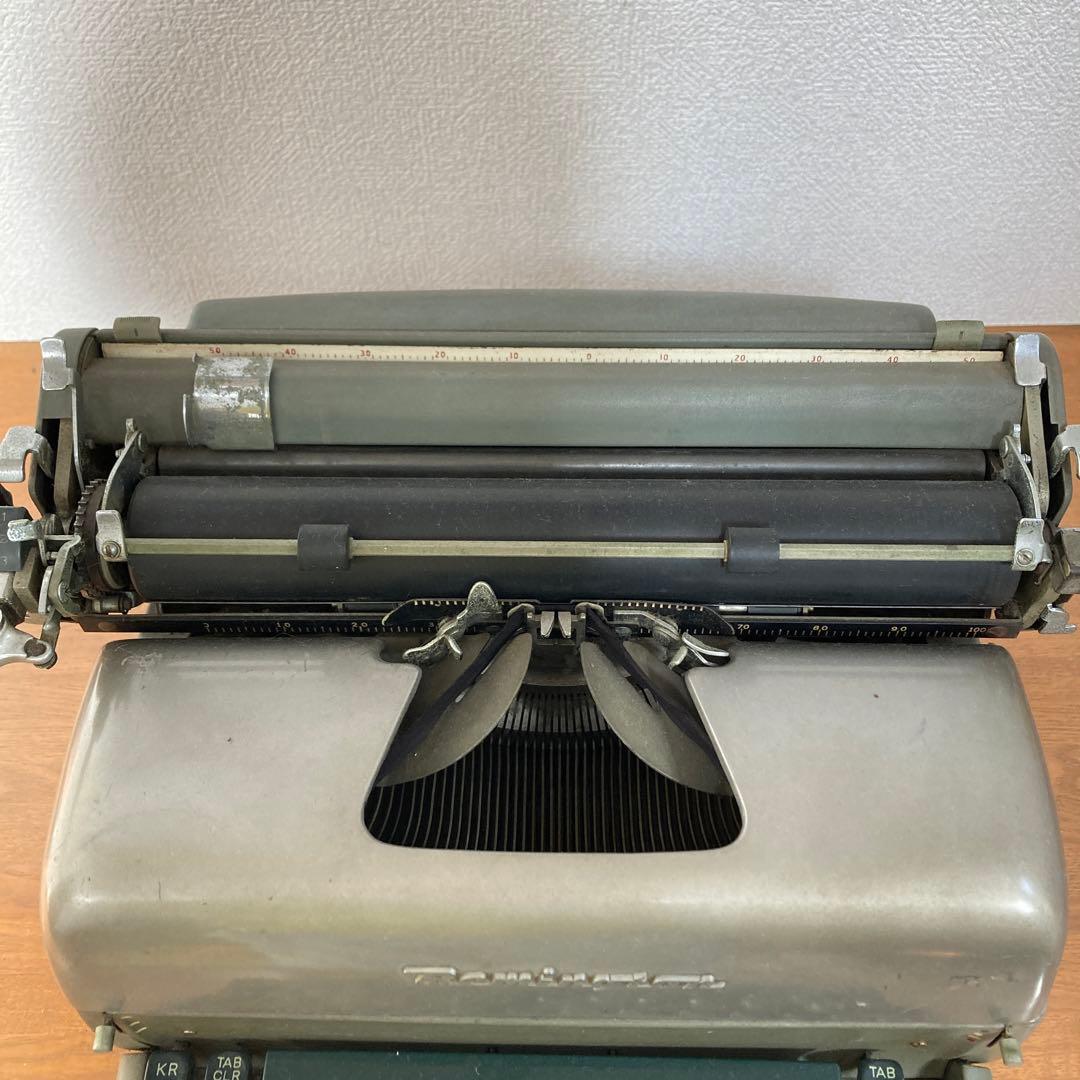 【レトロ】アメリカレミントンランド社　アンティークタイプライター