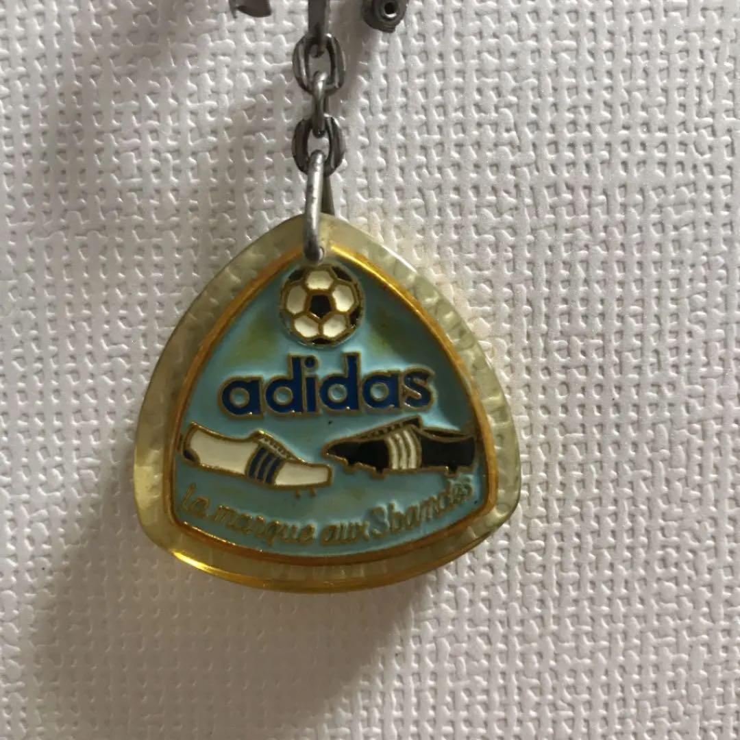 フランスヴィンテージ  キーホルダー　adidas