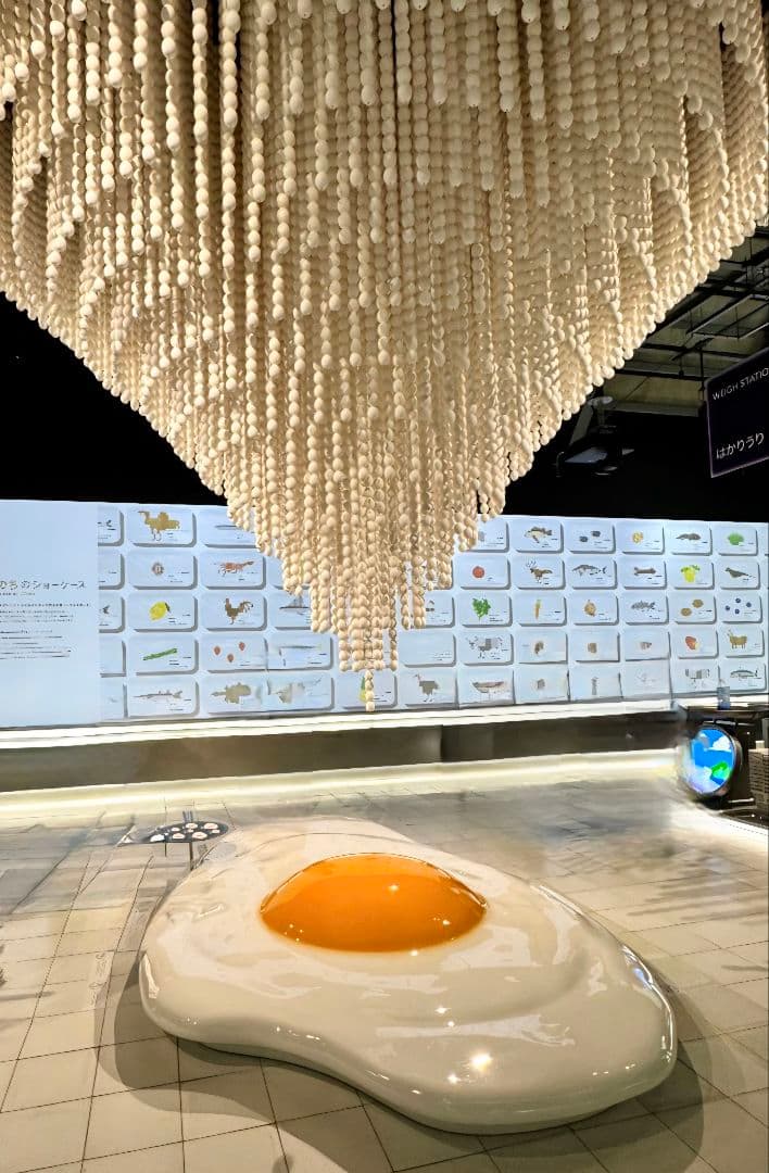 万博 Expoで飾られてたたまご25個×4本＝100個 2025 ミャクミャク