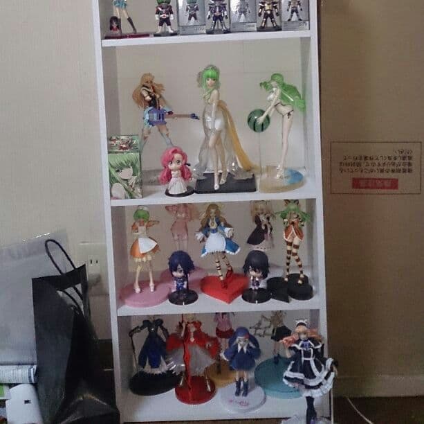 いろんなアニメのフィギュア