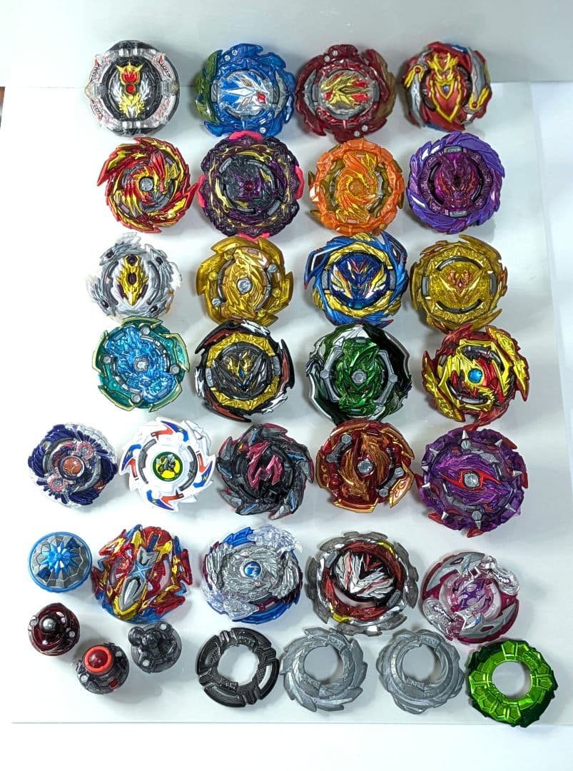 ベイブレードバースト　ロアバハムート　ツヴァイディアボロス　キングヘリオスなど