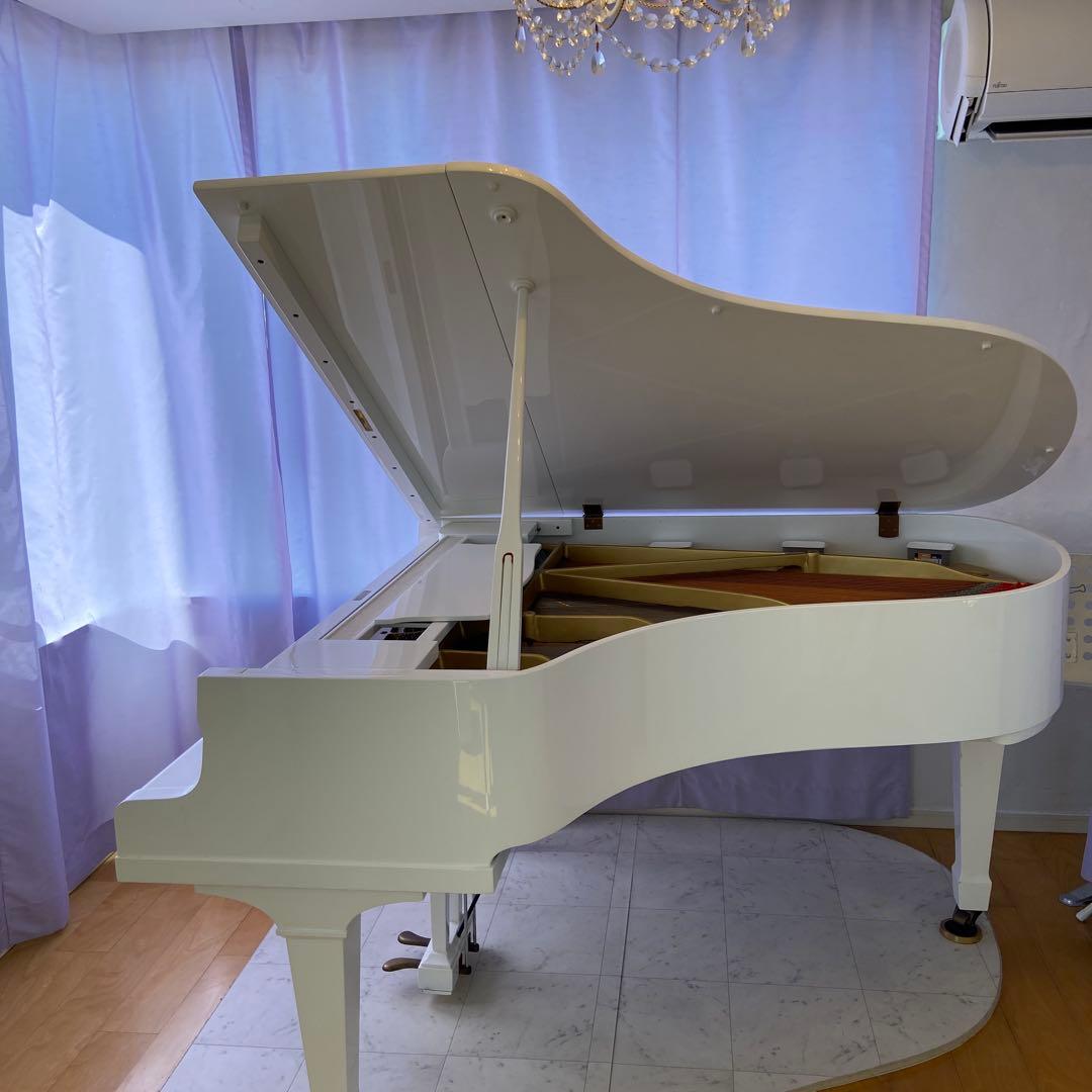 お値下げしました　YAMAHAグランドピアノホワイト88鍵盤　防音パネル付き