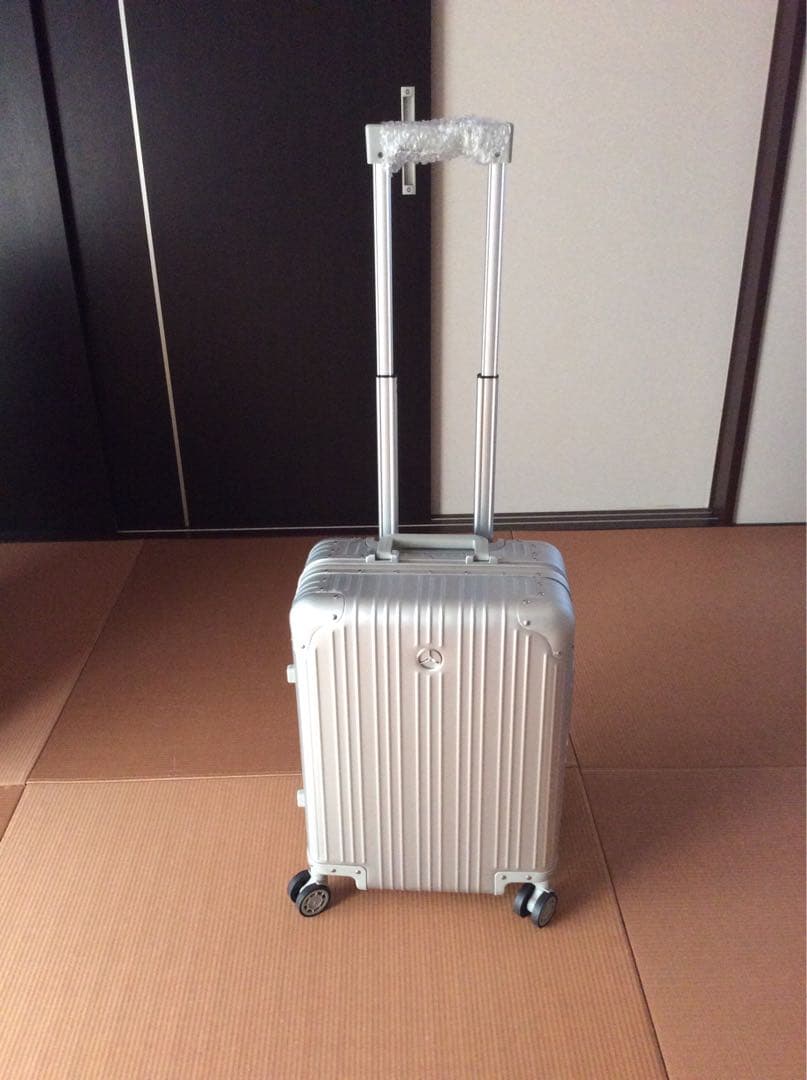 未使用品　メルセデスベンツ アルミスーツケース　32L 機内持込みOK 激レア品
