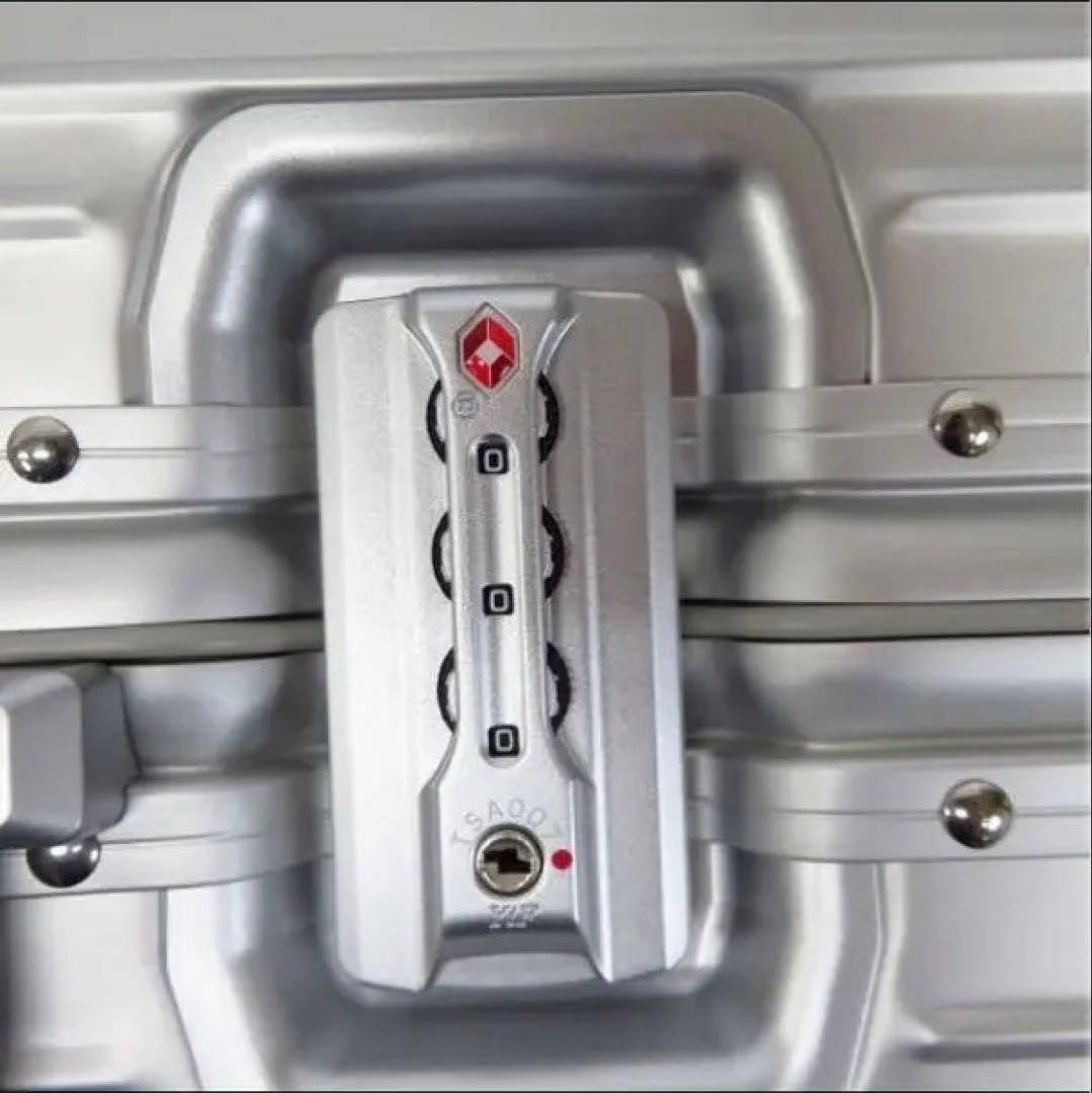 未使用品　メルセデスベンツ アルミスーツケース　32L 機内持込みOK 激レア品