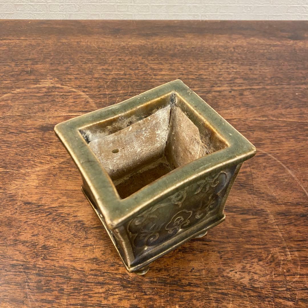 明時代 龍泉窯青磁 花文四足香炉 銅蓋付