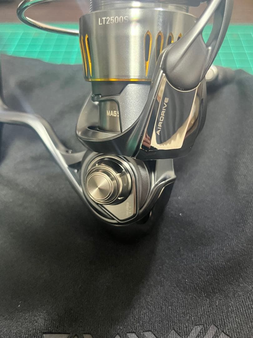 23エアリティLT 2500S スピニングリール　新品未使用☆早い者勝ち☆処分品