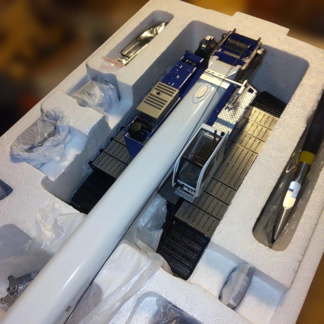 TADANO GTC-2000 テレスコピックブームクローラークレーン　1/50