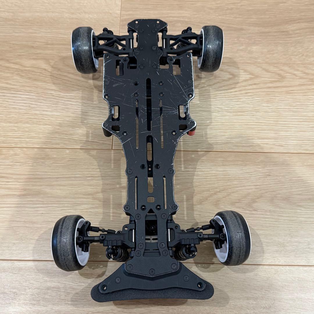 ヨコモSD1.0 GT-Rボディ、タイヤ付き