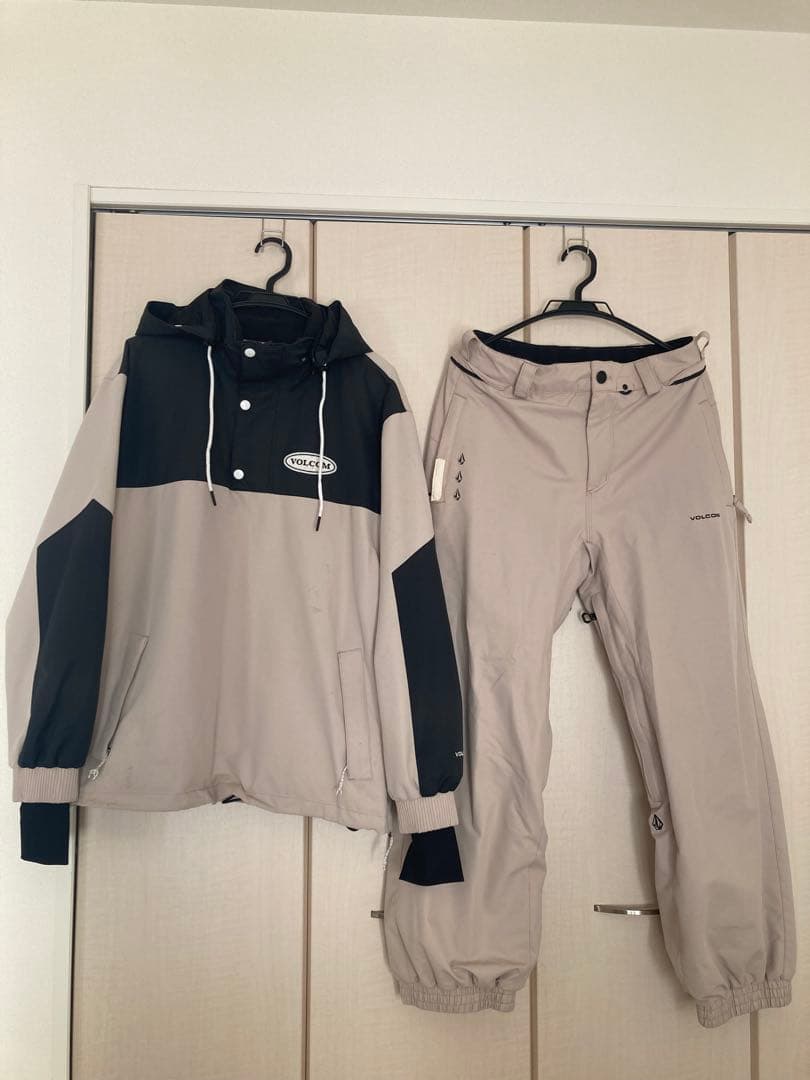 VOLCOMウェア上下セットS スノーボード　LONGO