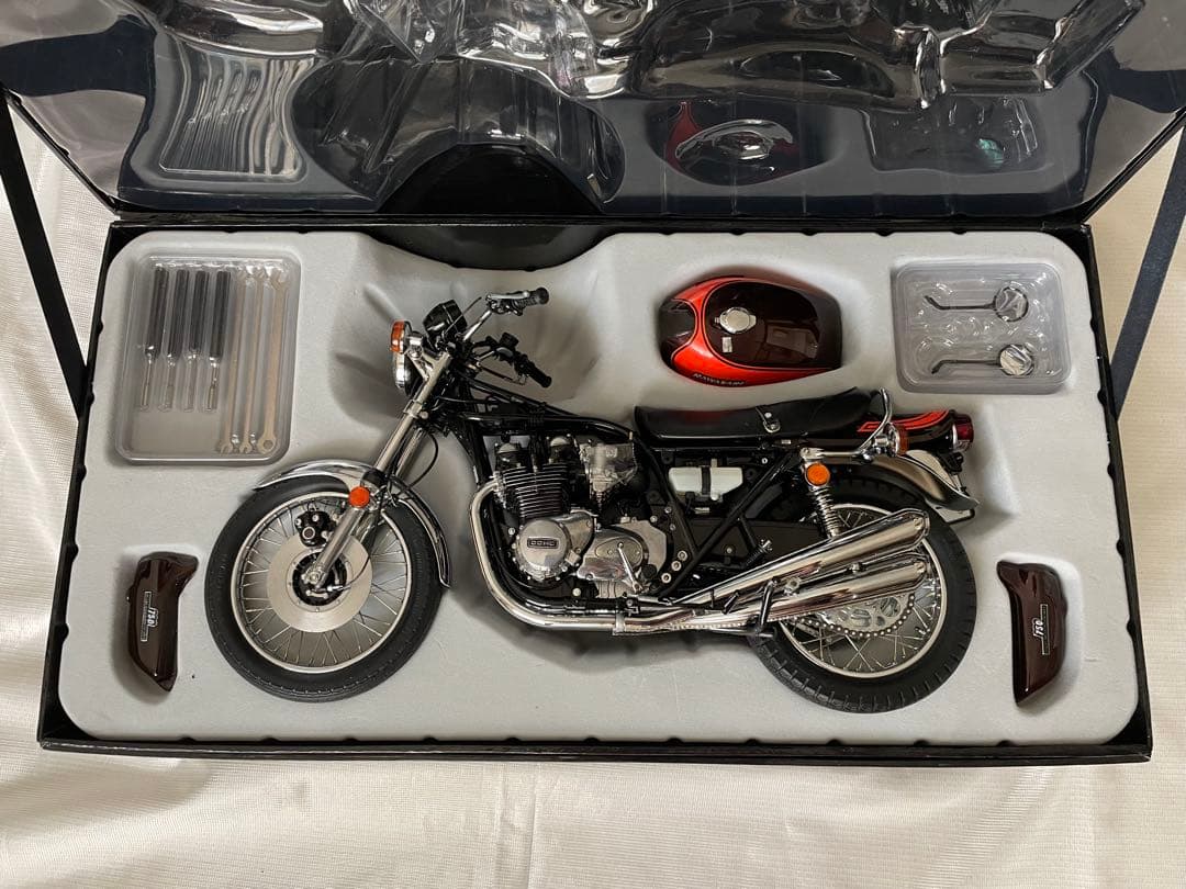 り**様 マルサン6／1スケール ミュージアムモデル　Kawasaki 750R