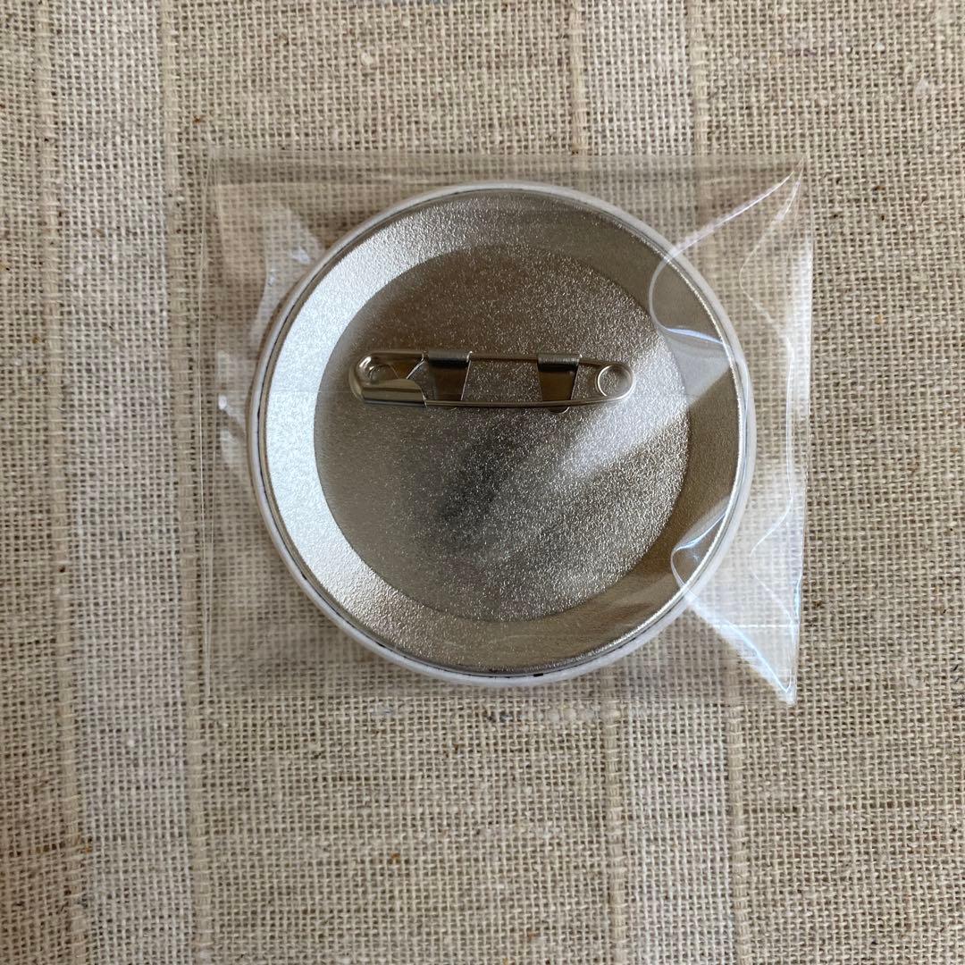 匿名配送 エヴァンゲリオンストア限定 大判マルチクロス ラジオ 缶バッジ 3点