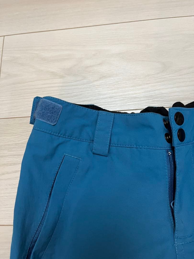 Burton 子供用カモフラージュ柄スノーボードウェアセット