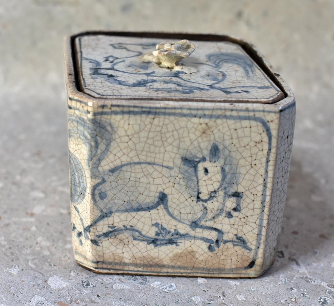 古い馬柄角型水指　お茶道具　木箱いり