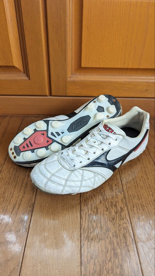 ミズノ　モレリア　ショートタン　サッカースパイク　Mizuno Morelia