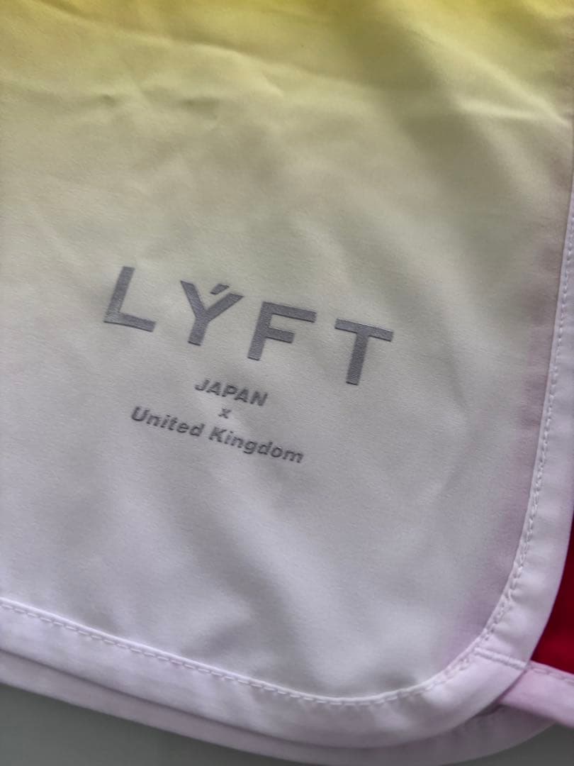 【極美品】LYFT ステージショーツ　M